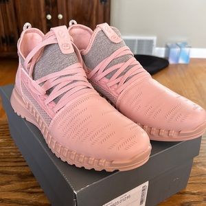 Brand new -never worn Ecco leather sneakers Size 39EU